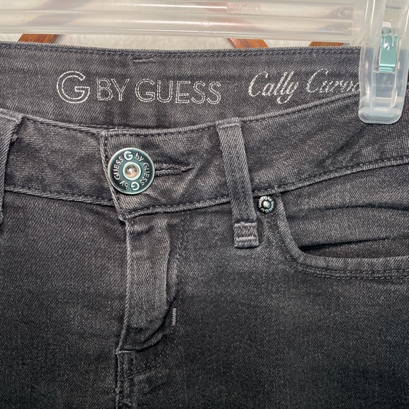 Guess by Cally Curvy Super Skinny Charcoal Jeans Size 28 - Picture 3 of 8